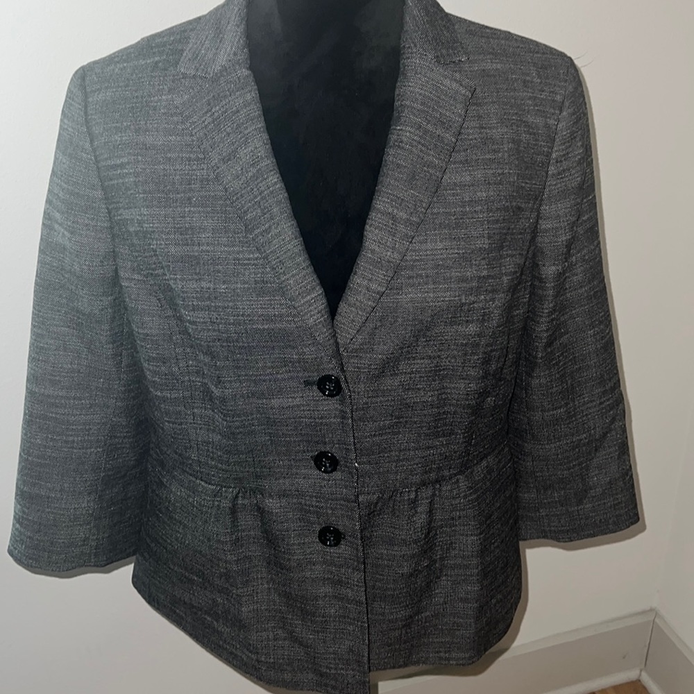 Ann Taylor heather black /‎ gray three button flutter 3/4 sleeves blazer 12-14